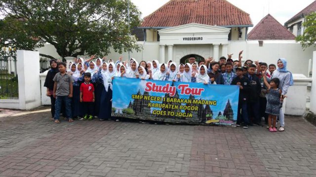 Study Tour 2017 Goes To Yogyakarta